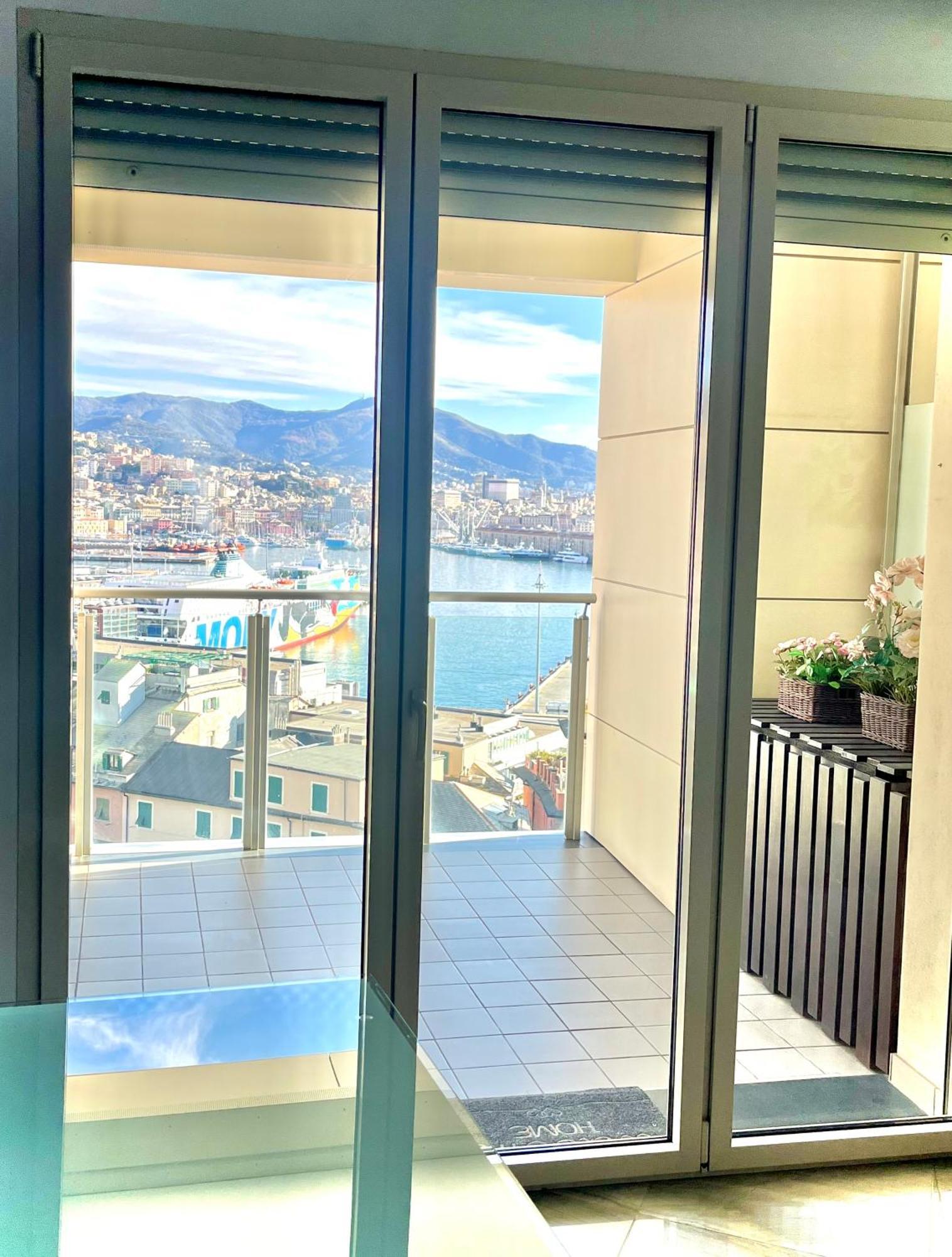 5 Stars Apart Sea View Genoa Exterior photo